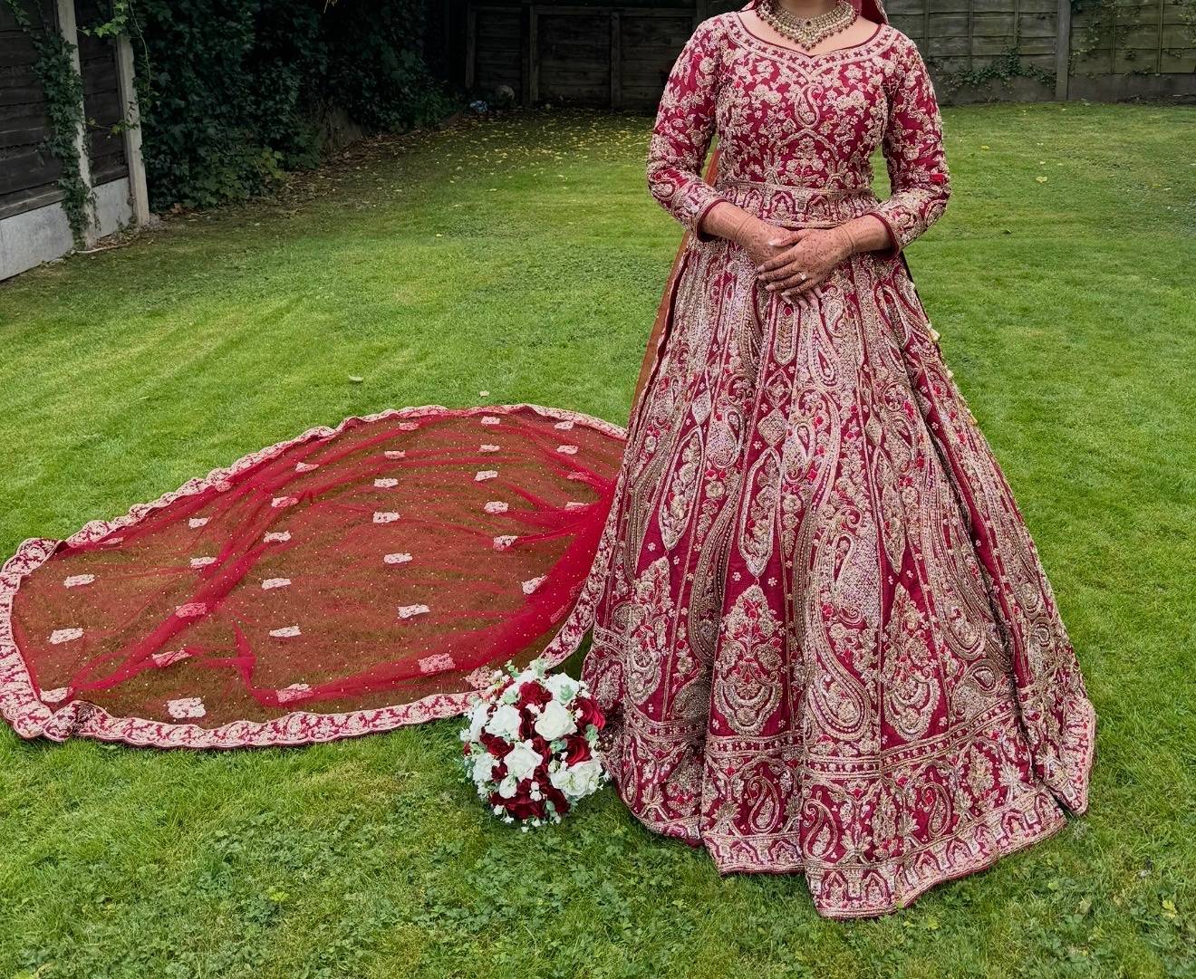 Luxury Asian Bridal Choli Lehenga - Heavy embroidery, custom size M · Excellent